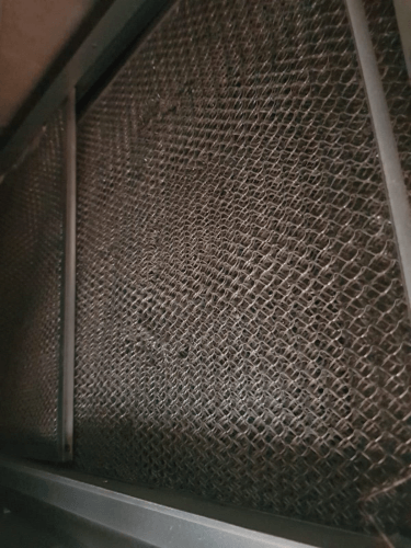 מזגן מיני מרכזי סתום ולפני טיפול